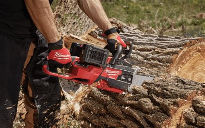 Milwaukee Chainsaw
