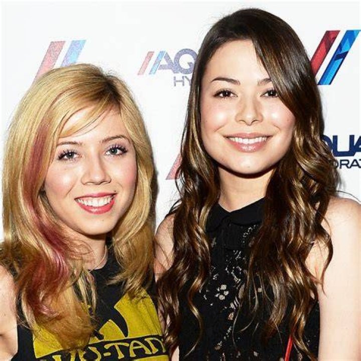 Miranda Cosgrove Details Upcoming 30th Birthday, Being Single With Her Friends (Exclusive)
