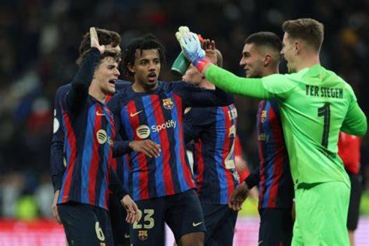 Miserly Barca face Athletic without key defender Araujo