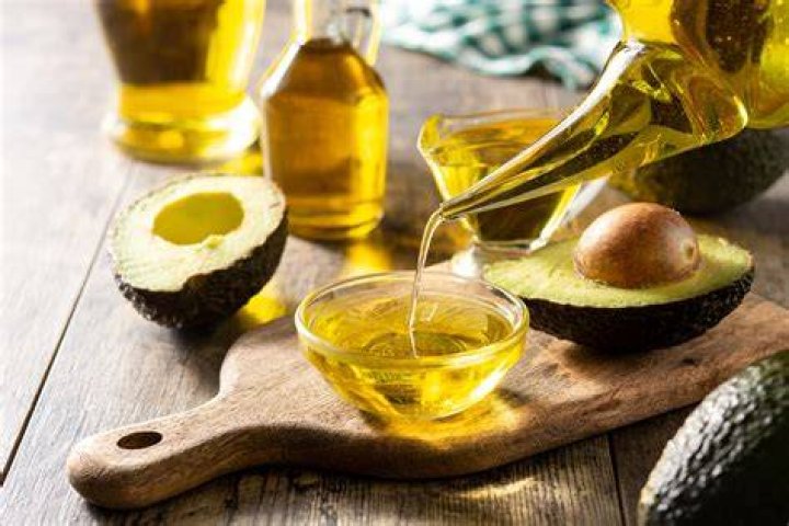 Mixing Avocado and Peppermint Oil