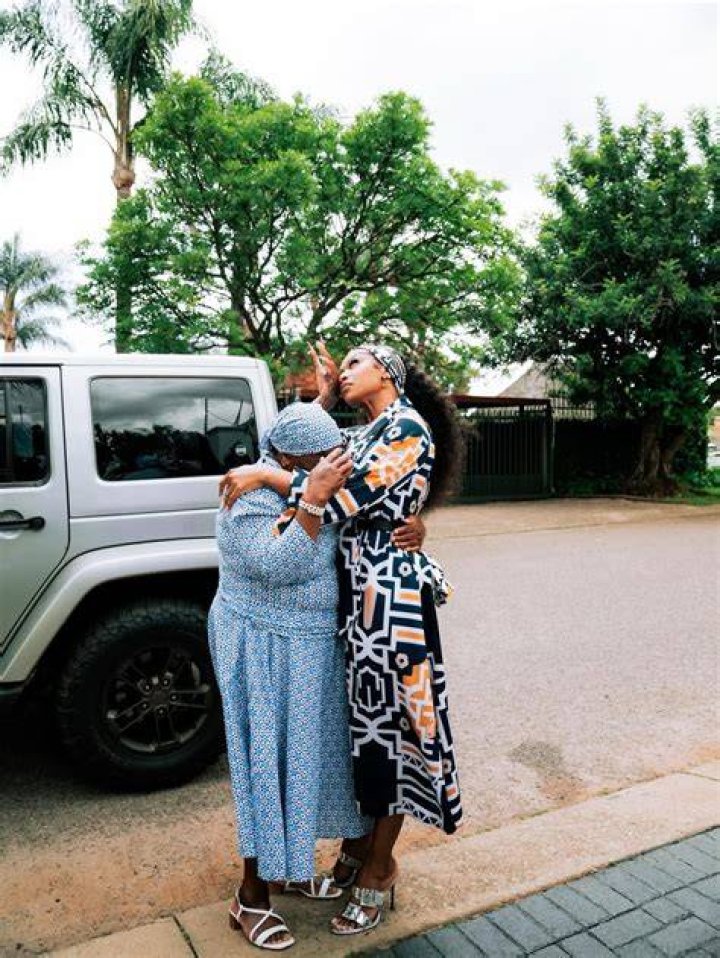 Murdah Bongz wishes his new boo DJ Zinhle a very happy birthday Murdah Bongz wishes his new boo DJ Zinhle a very happy birthday