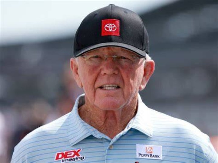 NASCAR Owners Floyd Mayweather vs Joe Gibbs Net Worth Battle: Who is the Richer
Team Owner?