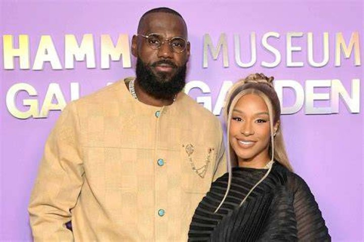 “Never Thought This Would Happen for Me”: Left in Tears on Own Prom Night,
LeBron James’ Wife Savannah Spent a Portion of Her Wealth for Young Girls in
2020