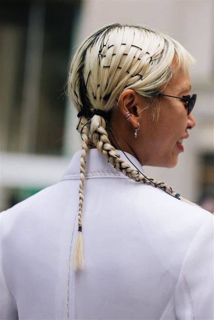 New York Fashion Week hair scarf New York Fashion Week hair scarf