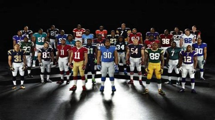 Nfl Football Players, Football Uniform, American Football Players