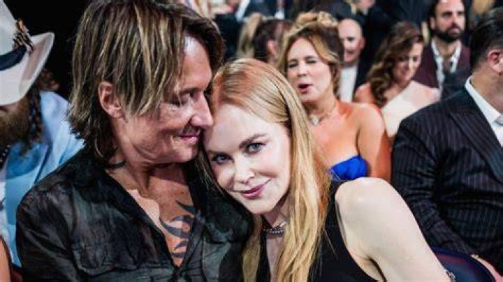 Nicole Kidman's Abs Became an Accessory in This Cutout-Covered Dress