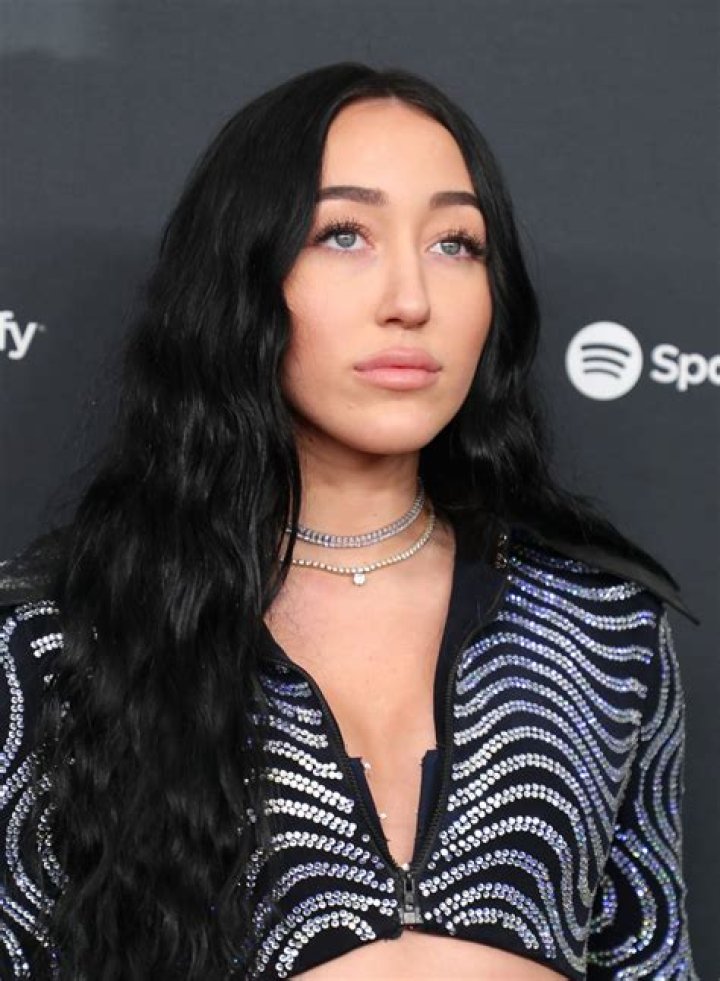 noah cyrus noah cyrus