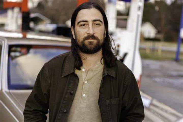 Noah Kahan Dad: A Deep Dive Into Family Influence And Personal Journey