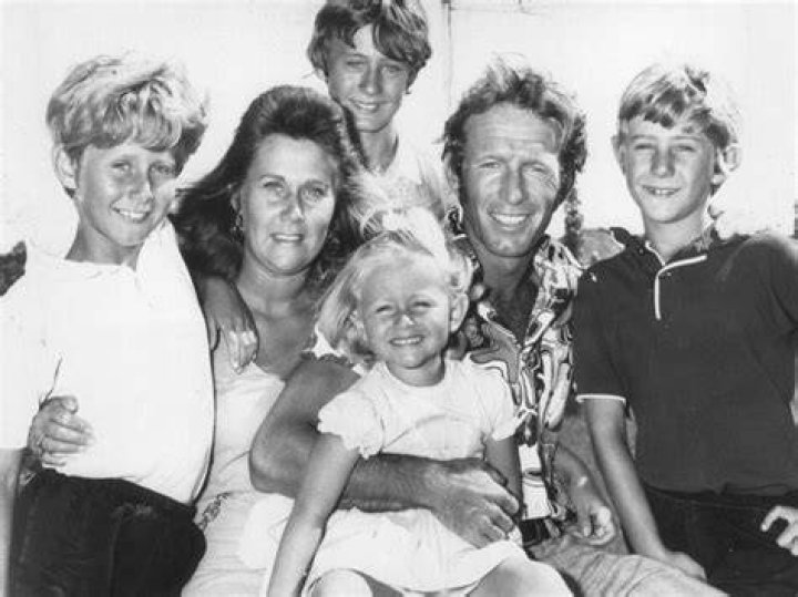 Noelene Edwards' age
