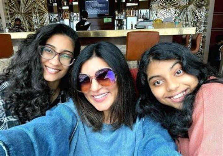Not Married... No Rings, Sushmita Sen clarifies the wedding rumours