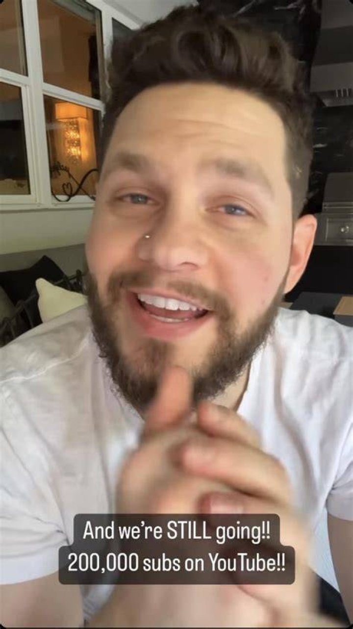 Nurse Does The 'Dougie' in Viral Video, Receives Over 4 Million Views and Twitter Is Going Nuts