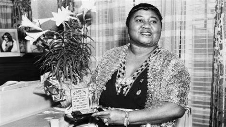 Oscar’s First Black Winner Accepted Her Honor in a Segregated ‘No Blacks’ Hotel in L.A.