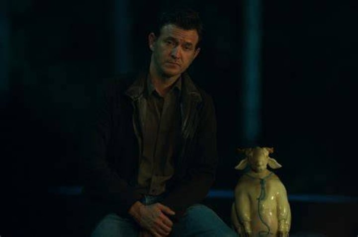 ozark adam rothenberg as mel sattem in season 4 part 2 episode 2 of ozark cr courtesy of netflix &copy; 2022