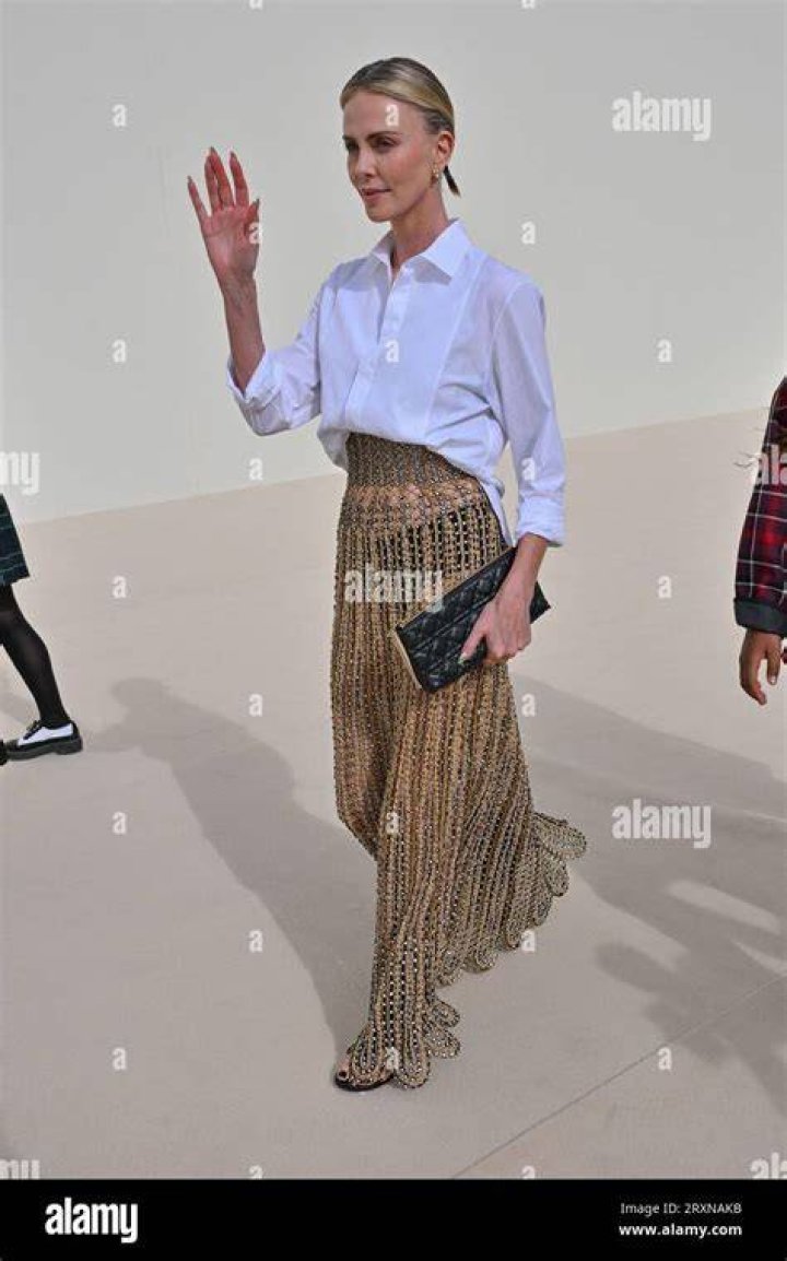 Christian Dior : Outside Arrivals - Paris Fashion Week - Womenswear Spring/Summer 2024 paris, france september 26 charlize theron attends the christian dior womenswear springsummer 2024 show as part of paris fashion week on september 26, 2023 in paris, france photo by jacopo raulegetty images