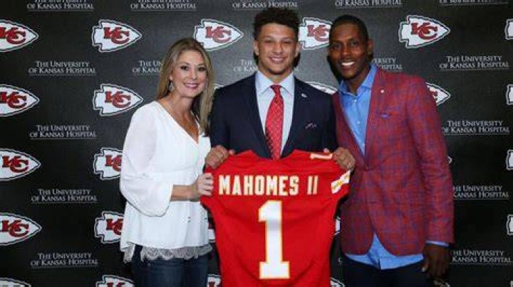 Patrick Lavon Mahomes Sr height