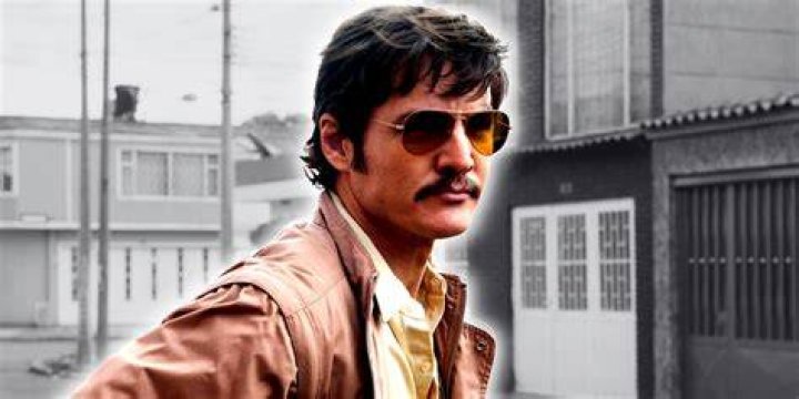 Pedro Pascal in Narcos Season 2
