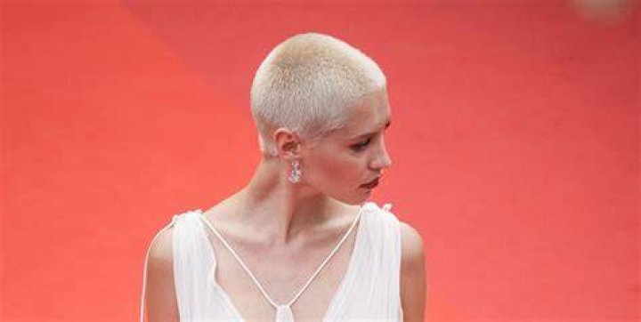 Pelo rapado, ¿vuelve el corte más radical?