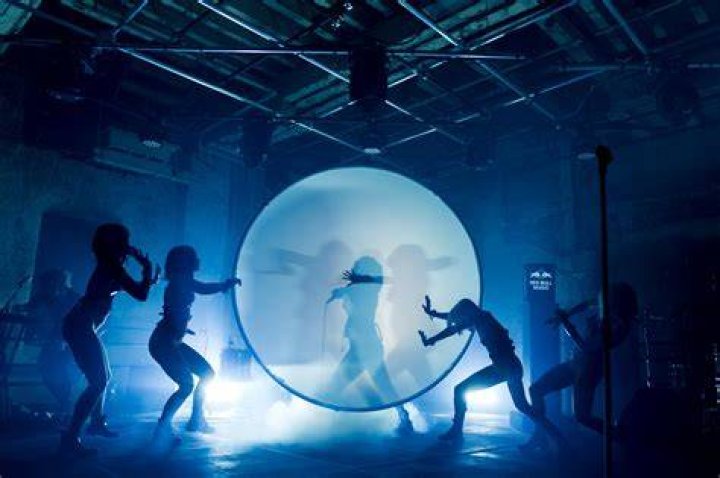 Performance, Event, Stage, Performing arts, Human body, Performance art, Concert, Hand, Musician, Music venue, 