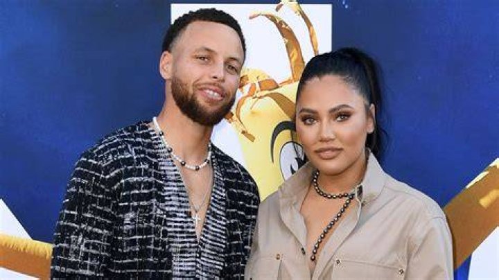 Philanthropist Millionaires Ayesha and Stephen Curry Help Raise $500,000 in
Holiday Season to Fight $14 Million Crisis
