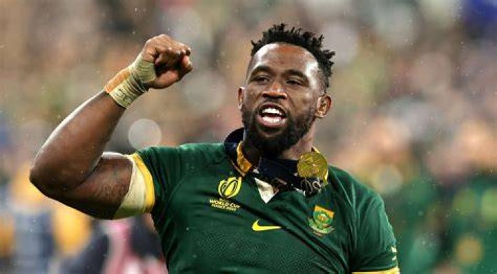 Picture of Siya Kolisi and his daughter trends