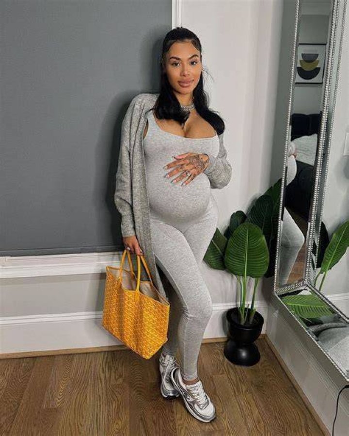 Pin on Pregnant Baddie