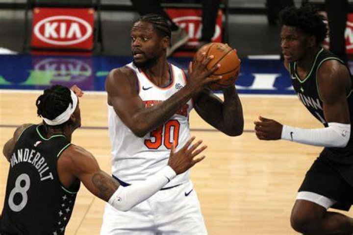 ‘Playing His A** Off’: Lakers’ Anthony Davis Claims Knicks’ Julius Randle Should
Win the Most Improved Player