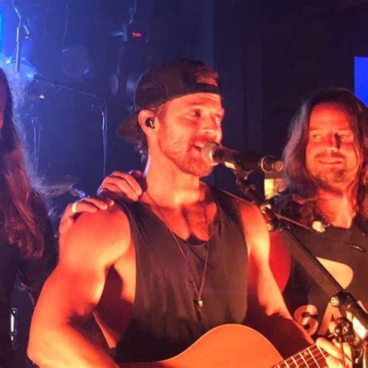 preview for Kip Moore | Gym and Fridge