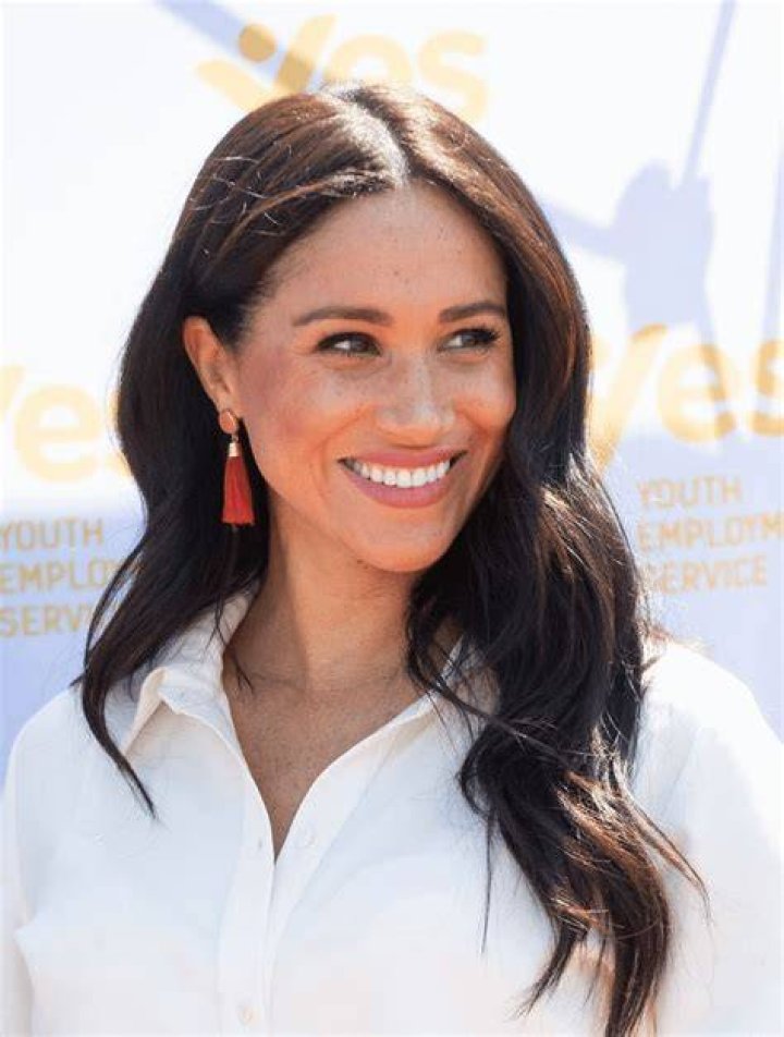 preview for Meghan Markle's Engagement Ring Is Everything We Expected&ndash;And More
