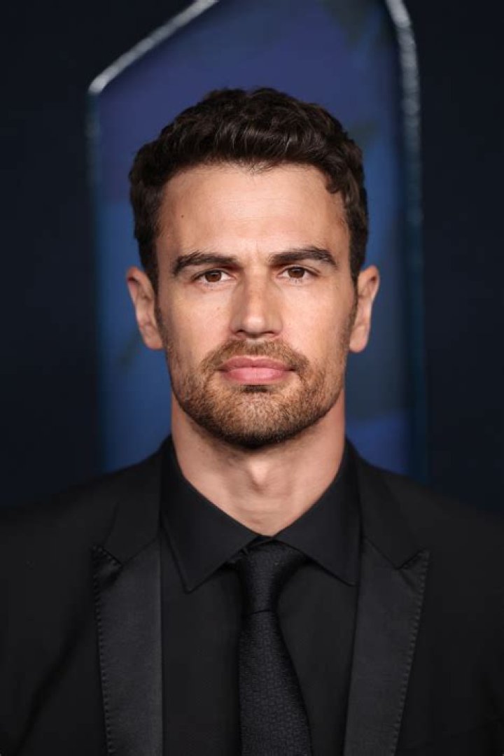 preview for Theo James | Don't Read The Comments