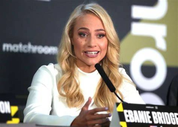 “Quit Smoking”: Fans Give Mixed Reactions as Ebanie Bridges Asks People to Brag
About One Deed That They Did in 2023 to Feel Proud Of