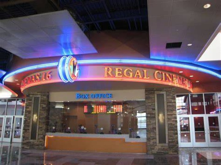 Regal Walden Galleria 4Dx & RPX, Th201 Walden Galleria, Buffalo, NY