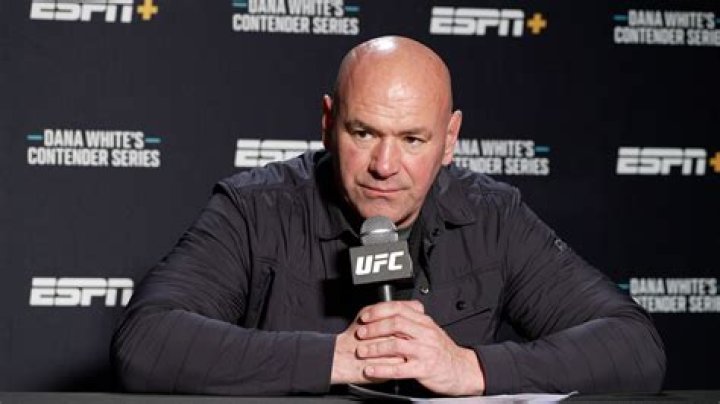 “Rest in Peace Legend” – Dana White’s Generosity for Stage 4 Rectal Cancer
Patient at UFC 281 Leaves Fans Emotional