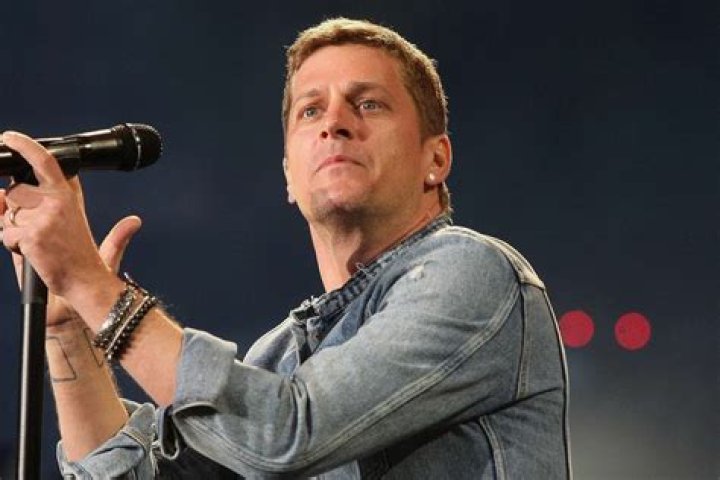 Rob Thomas' wife shares brain surgery update