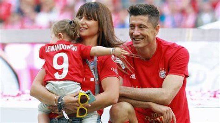 Robert Lewandowski As A Child Bayern Munich Warn Clubs About Tapping