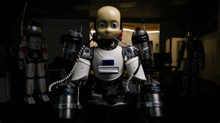 Robot 'not a corpse eater' - World News