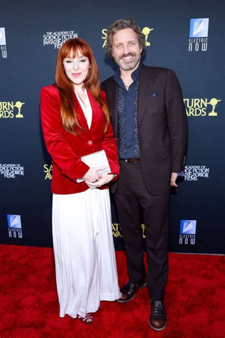 Ruth Connell's Husband, Net Worth, Measurements, Biography