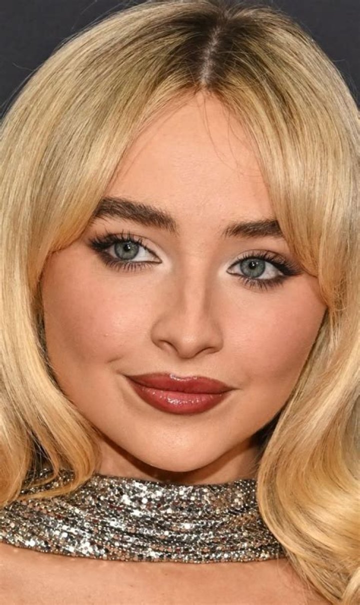 Sabrina Carpenter Face Shape: Understanding Her Unique Features