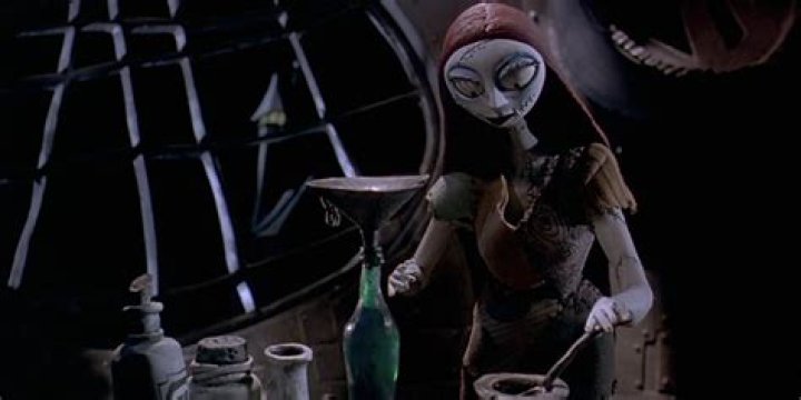 Sally Making Potions - The Nightmare Before Christmas