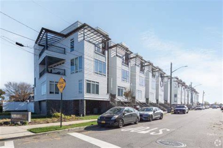 Saltmeadow, 162 Beach 5th Street - Rentals in Far Rockaway