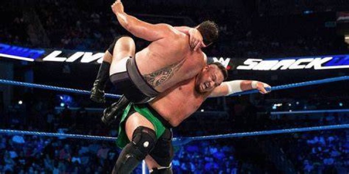 Samoa Joe hits an uranage 