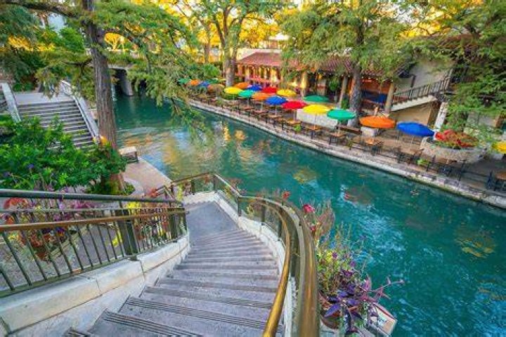 San Antonio's spectacular skywalk opens at Phil Hardberger Park