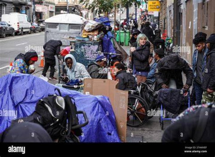 San Francisco photographer captures homeless pregnant women in