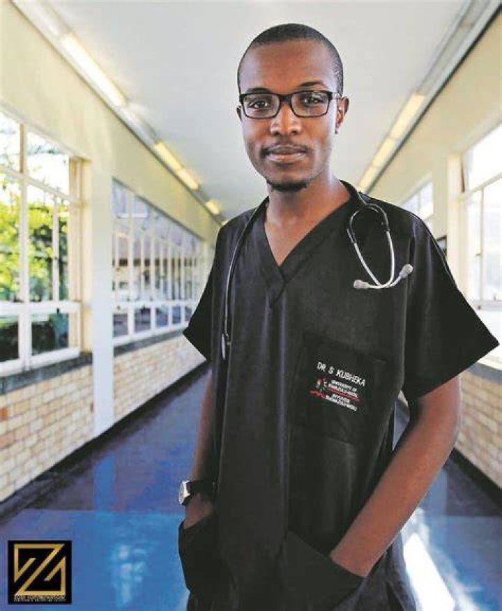 Sandile Kubheka, medicine, youngest doctor, South Africa, Mzansi, MBChB graduate, 20-year-old graduate, inspiring news Sandile Kubheka, medicine, youngest doctor, South Africa, Mzansi, MBChB graduate, 20-year-old graduate, inspiring news
