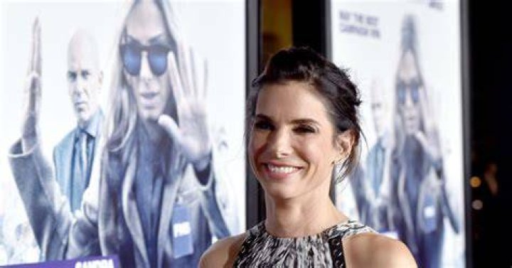 Sandra Bullock's Stalker Found Dead After 5-Hour Standoff With SWAT
