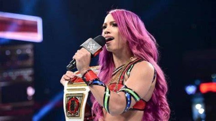 Sasha Banks On Why Fans Hate Roman Reigns