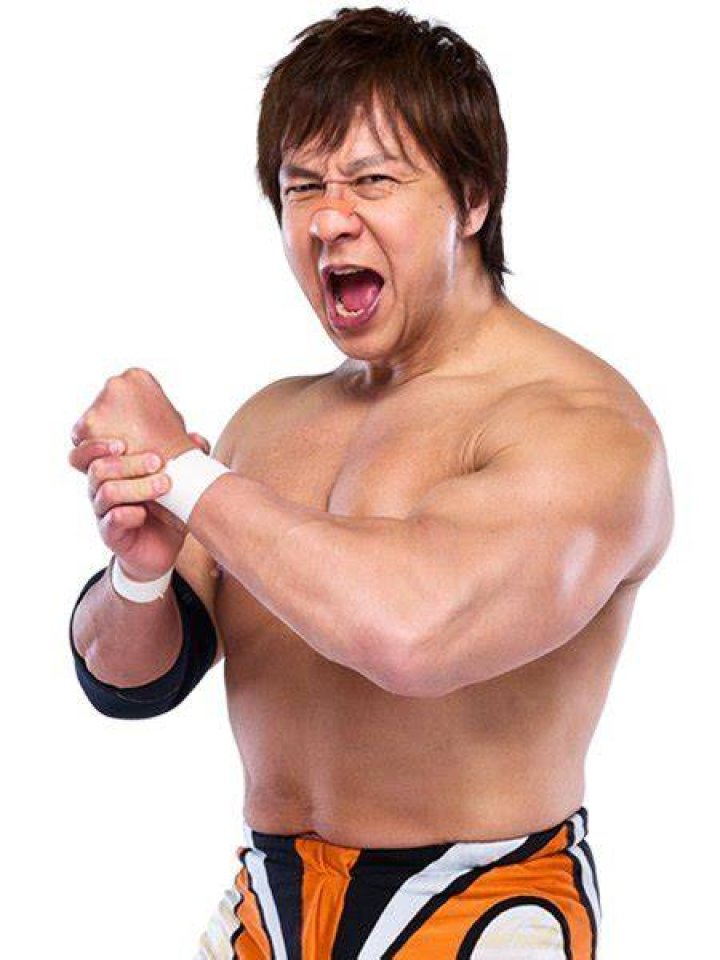 Satoshi Kojima with a cressant 
