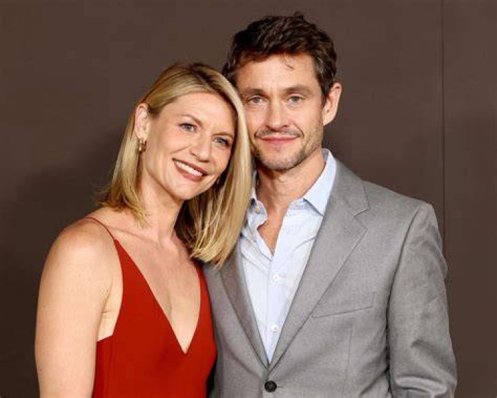 Screencap of Hugh Dancy as SFC Kurt 