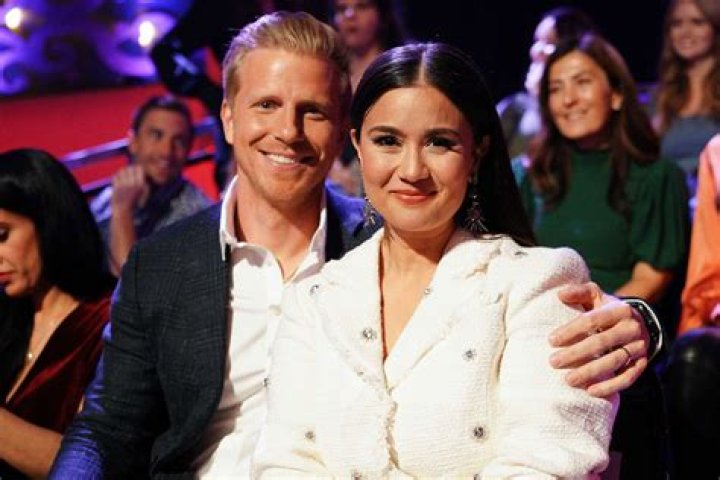 Sean Lowe and his wife in a confessional for Celebrity Wife Swap