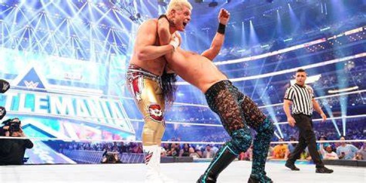 Seth Rollins vs Cody Rhodes