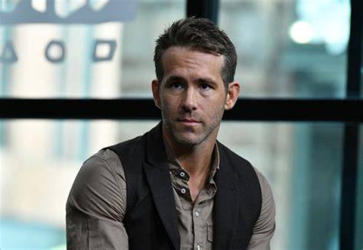 Sexy Ryan Reynolds Pictures 2018 POPSUGAR Celebrity Photo 29